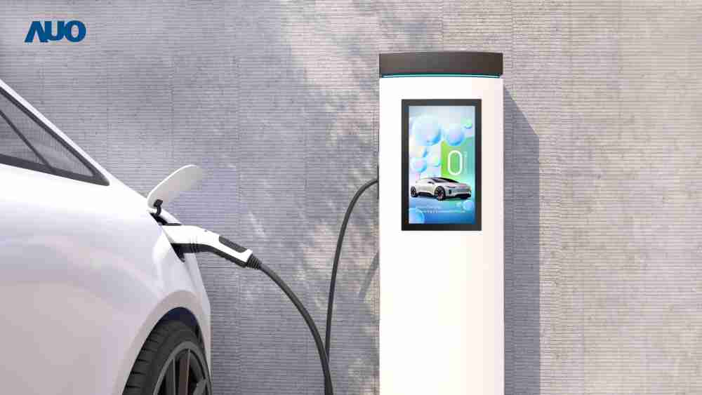 友達〝EVSE車用充電樁解決方案〞專為電動汽車充電樁設計，，，具有高亮度、、、、克服戶外艱難環境的耐溫、、、耐紫外線等特性，，，，並搭載散熱性及擴充性強的高效能工業電腦，，，，可實現人機互動訴求，，如資訊顯示、、、支付等應用